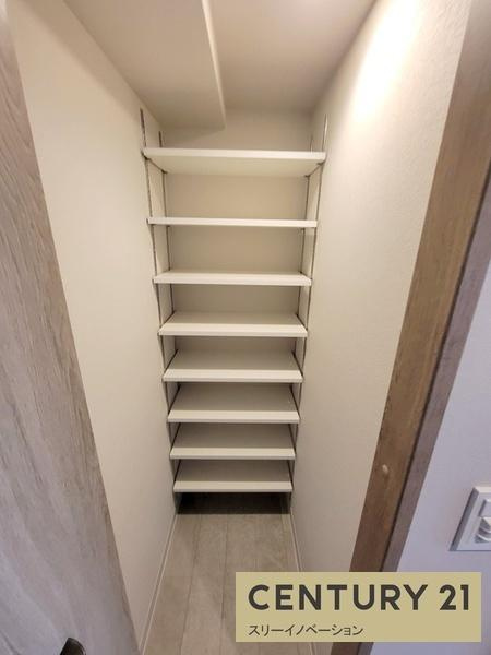 Louis Residence 弁天町の収納|★シューズインクローゼットはこんな感じ★