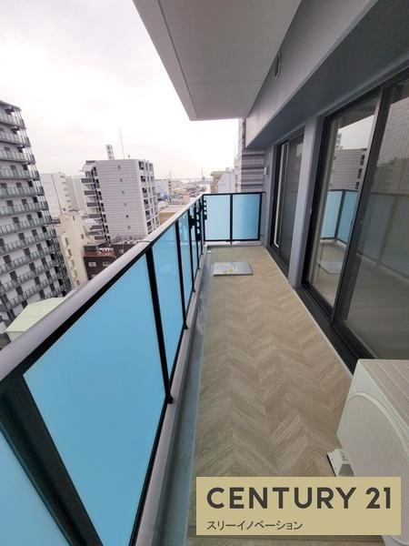 Louis Residence 弁天町のバルコニー|★物干しスペースたっぷり★