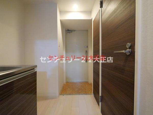 ラグゼ弁天町の玄関