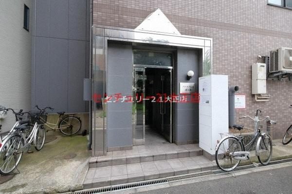 アドラブール西大阪のエントランス