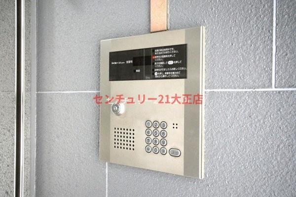 アドラブール西大阪のエントランス