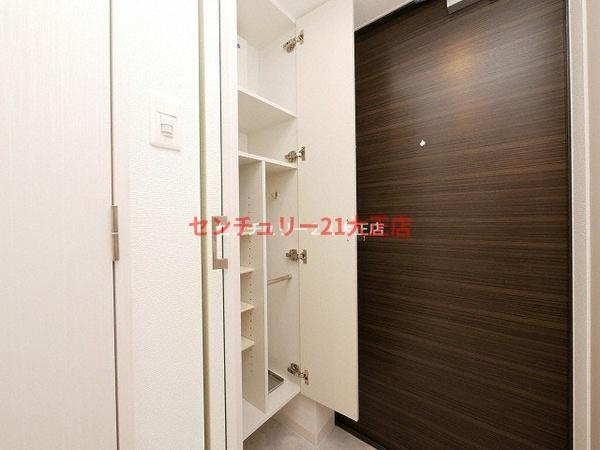 エスリード弁天町クレールの玄関