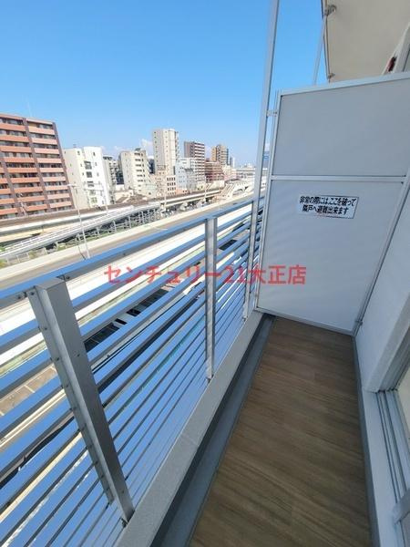 U residence 弁天町　(是空弁天)のバルコニー