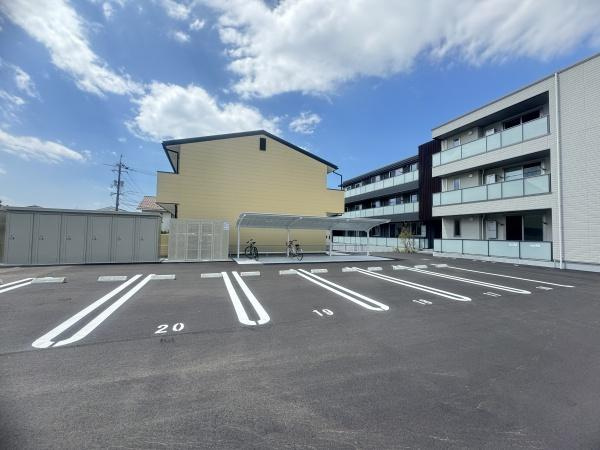 【駐車場】