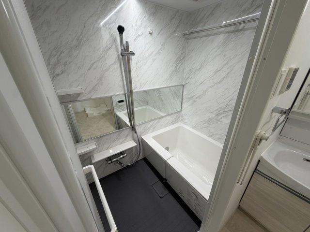 THE LOUNGE LINEAR GATEの浴室|※同物件他部屋写真
反転、色違いの場合有
現況優先