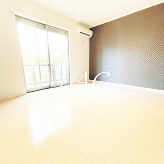 【居間・リビング】 | シルクコートＢ | 洋室のお部屋です。