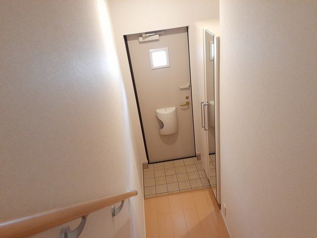 サン　ロイヤルの玄関