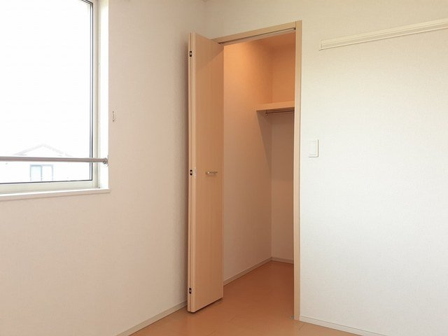 サン　ロイヤルの収納