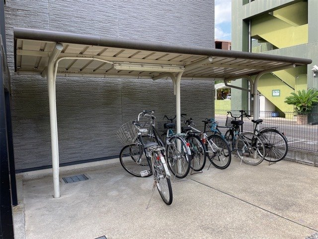 【その他】 | レオパレス向ヶ丘 | 駐輪場　原付＆自転車のみ駐輪可能
