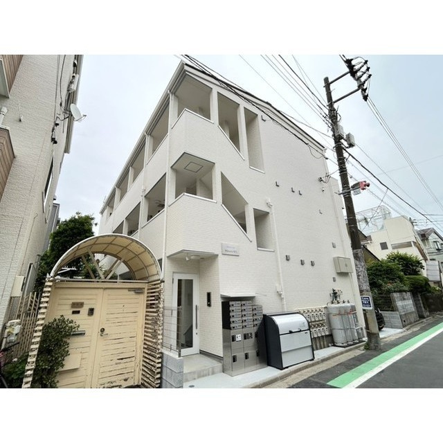 ガルネリ尾久の外観