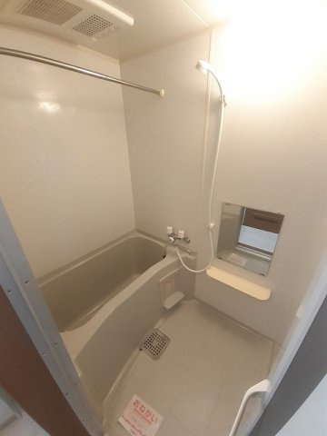ストーンヒルズＢの浴室