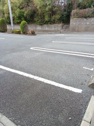 グレ－ス新町の駐車場