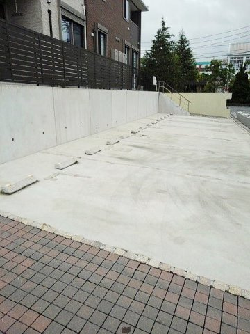 チャク壱番館の駐車場