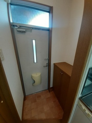 ストーンヒルズＢの玄関