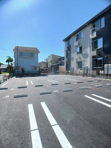 シャトレーベルの駐車場