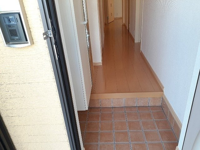 メゾン　ジュネスの玄関