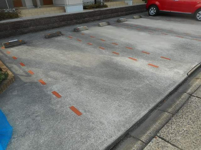 リヴィエール　Ｔの駐車場