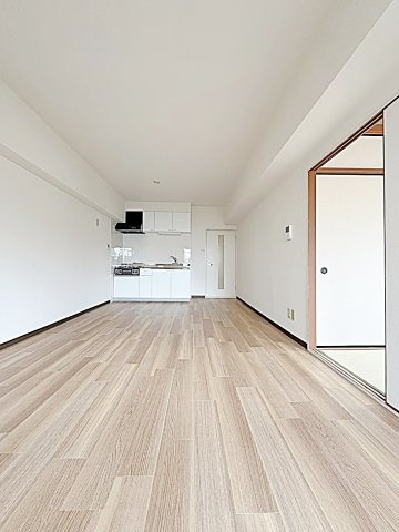 レジデンス翔の居間・リビング