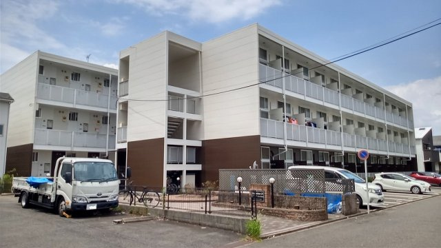 レオパレス富士の外観