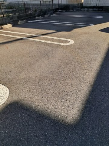 プリムローズ・クリークの駐車場