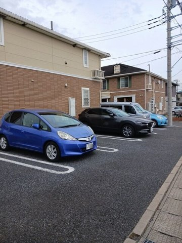 プラウド幕張本郷Ⅵの駐車場