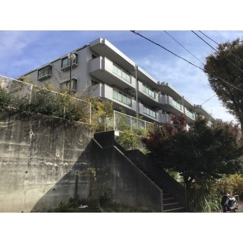 読売ランド第一マンションズの外観