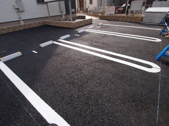 ハイ　ブリッジの駐車場