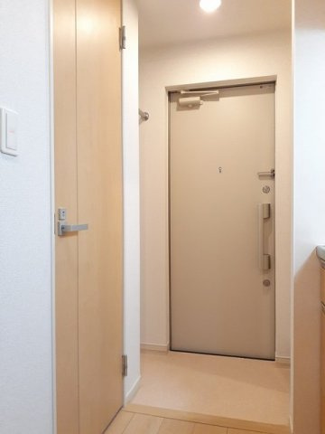 サンシャイン　東所沢の玄関