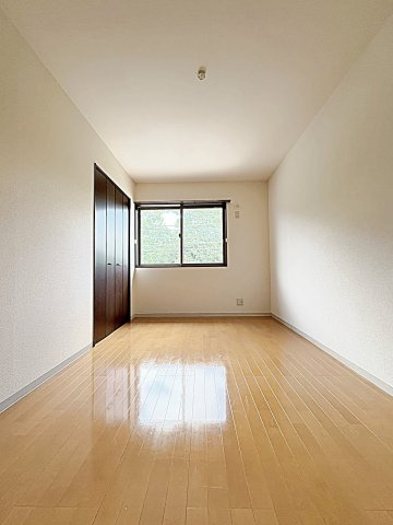 アプトＩＲＩＢＡの洋室