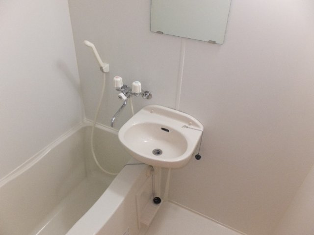 レオパレスソレアード　ピソの浴室|風呂トイレ別