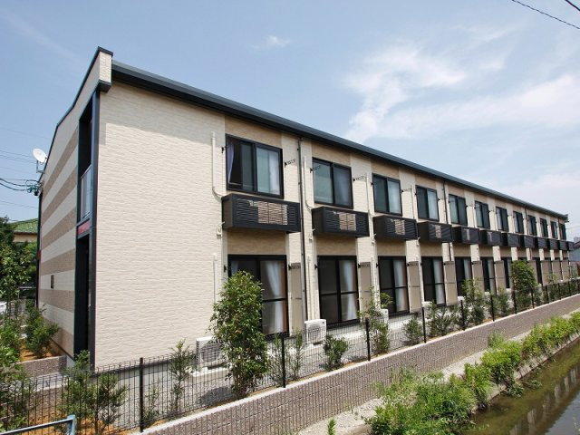 レオパレスブロッサムの外観