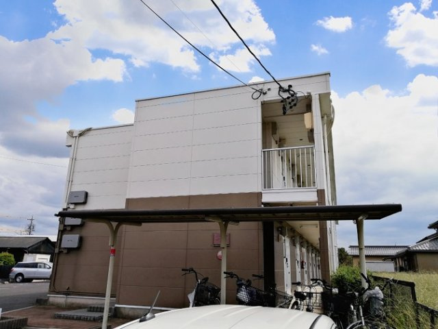 レオパレス冨田の外観