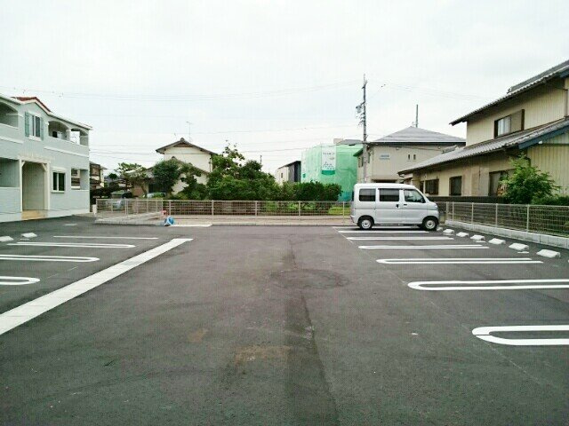 アイアゲートの駐車場