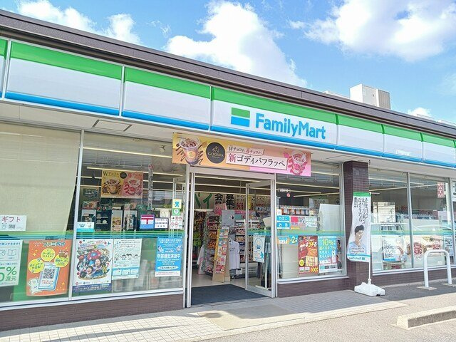 ブリアン・ソレイユの周辺|ファミリーマート　三ツ井店まで260m