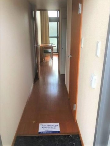 レオパレスグランマの玄関
