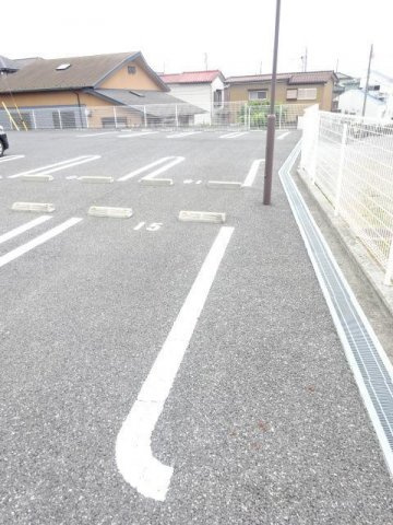 アルカンシェルヒルズⅡの駐車場