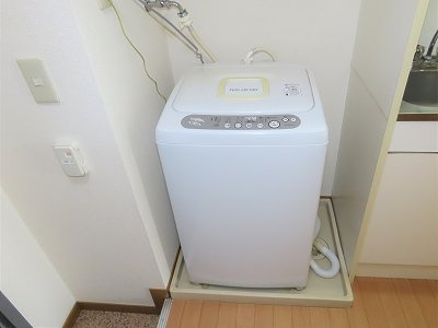 レオパレスコンフォールのその他|洗濯機も付いています