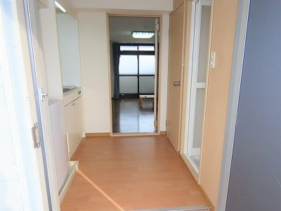レオパレスコンフォールの玄関|玄関からのアングルです