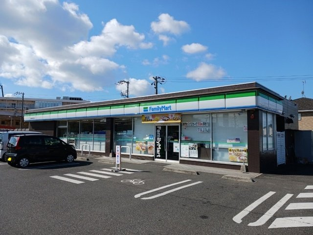 シャルマン　ジャンⅡの周辺|ファミリーマート　中島松之内店まで650m