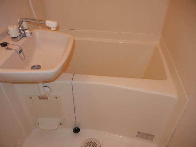 レオパレスネオス本町の浴室
