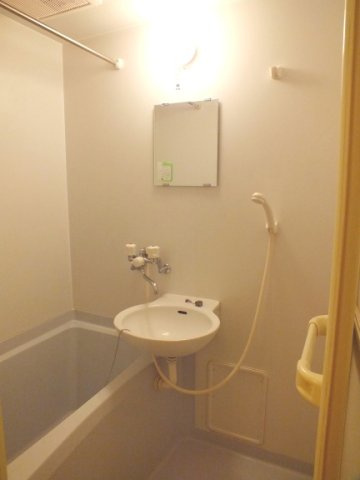 レオパレスワンダーシーの浴室|バス・トイレ別