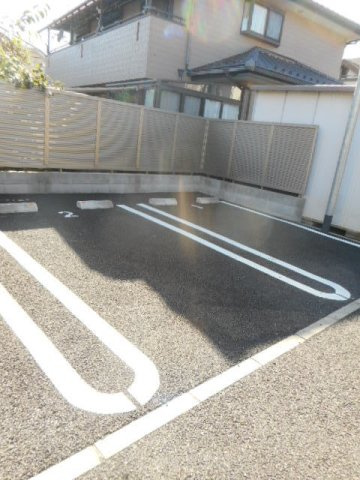ピースパレスの駐車場