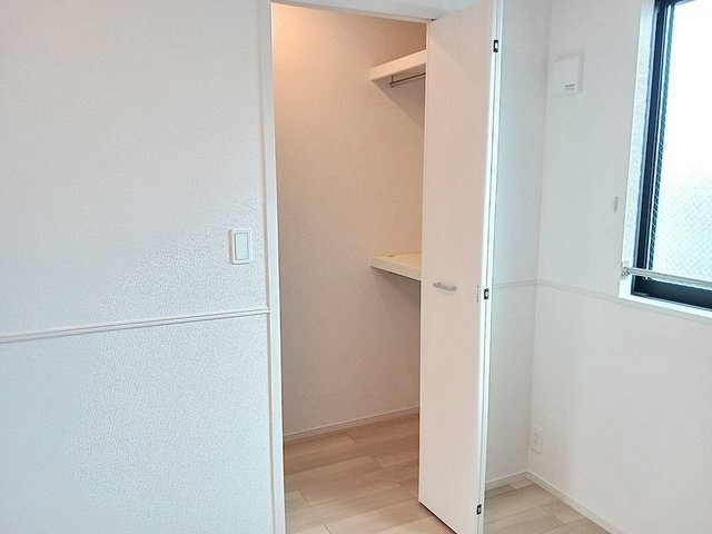 サンライズ　リバー　ＮＫの収納