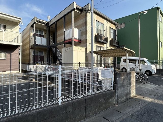 レオパレス三郷中央　吉の外観