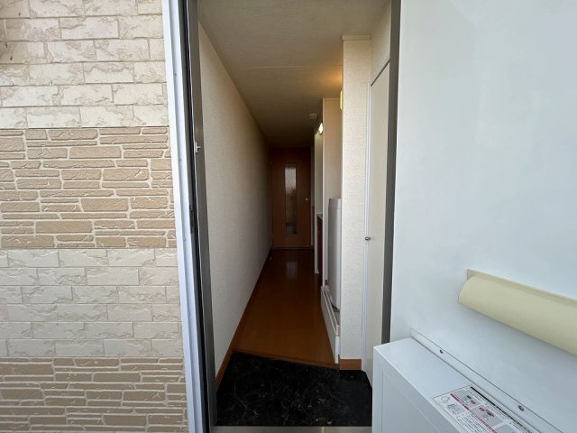 レオパレスグランプラスの玄関