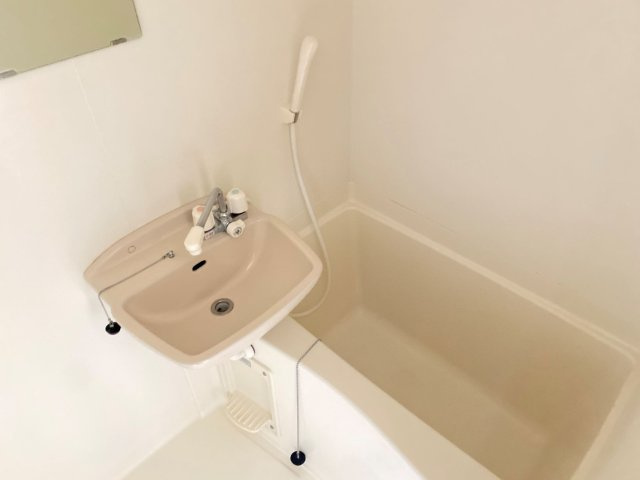 レオパレスハッピーエイトの浴室