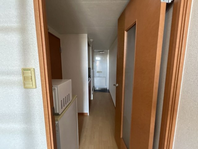 レオパレスＭＬハロープラザの玄関