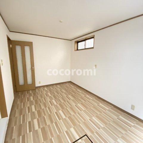 寝屋川市美井元町戸建の洋室