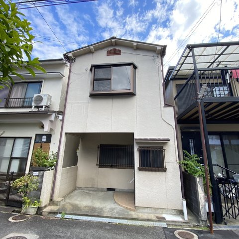 寝屋川市美井元町戸建の外観