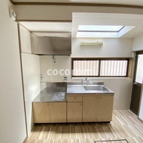 寝屋川市美井元町戸建のキッチン